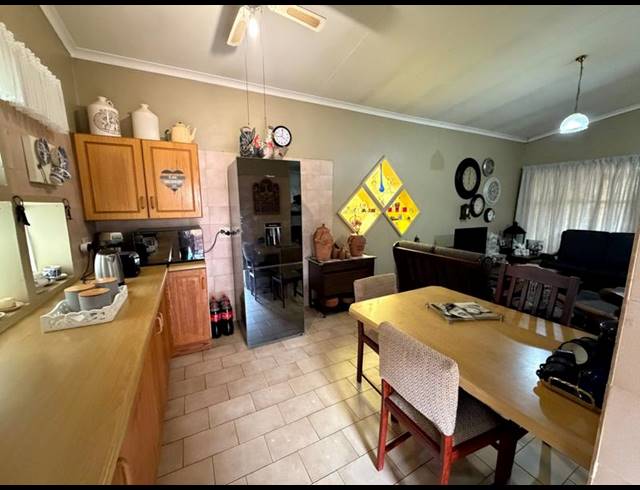 3 BEDROOM TOWNHOUSE FOR SALE IN CLARINA